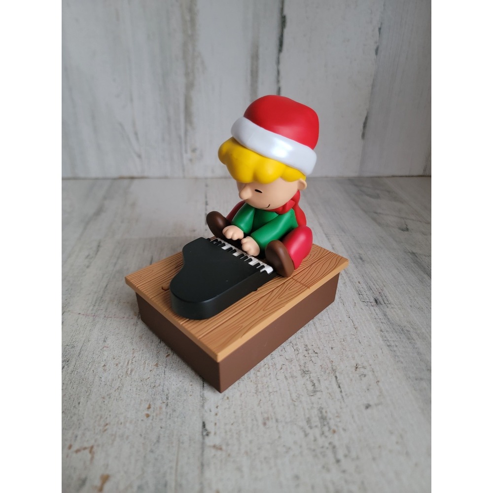 Hallmark Schroeder snoopy piano animated xmas home‎ decor figure